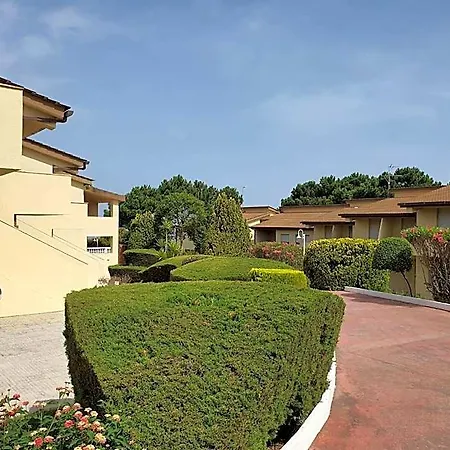 La Pace Village Club